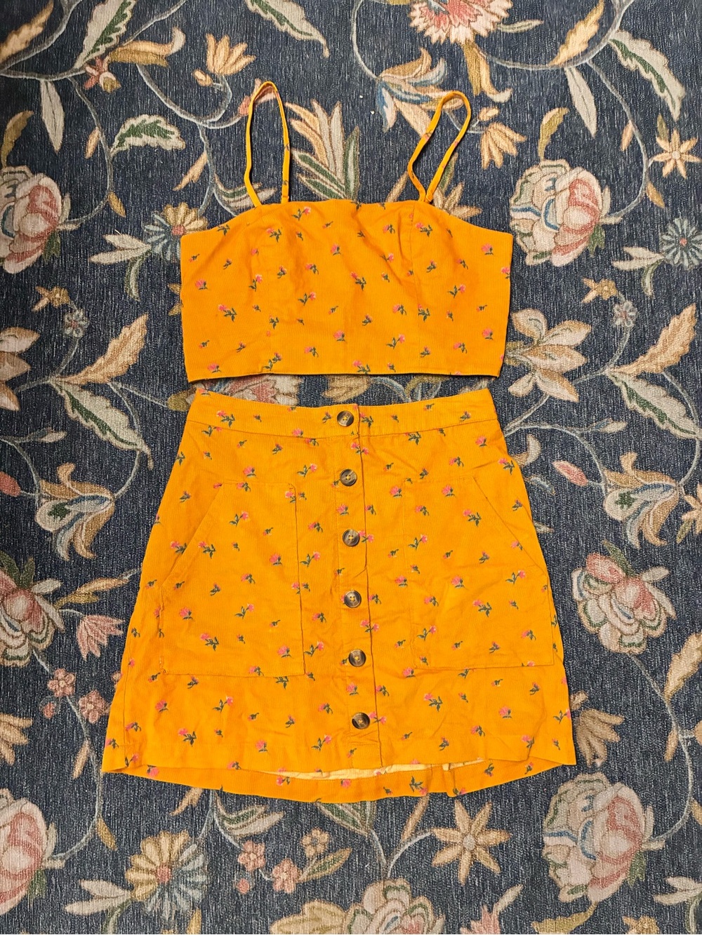 American Eagle two piece set skirt crop top size small cotton core flower patter